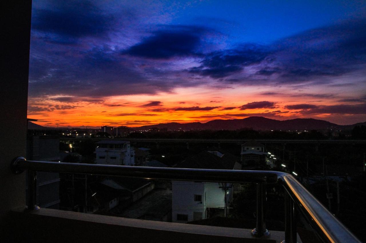 Sky Villa Hua Hin Guesthouse - Adults-Only Exterior photo