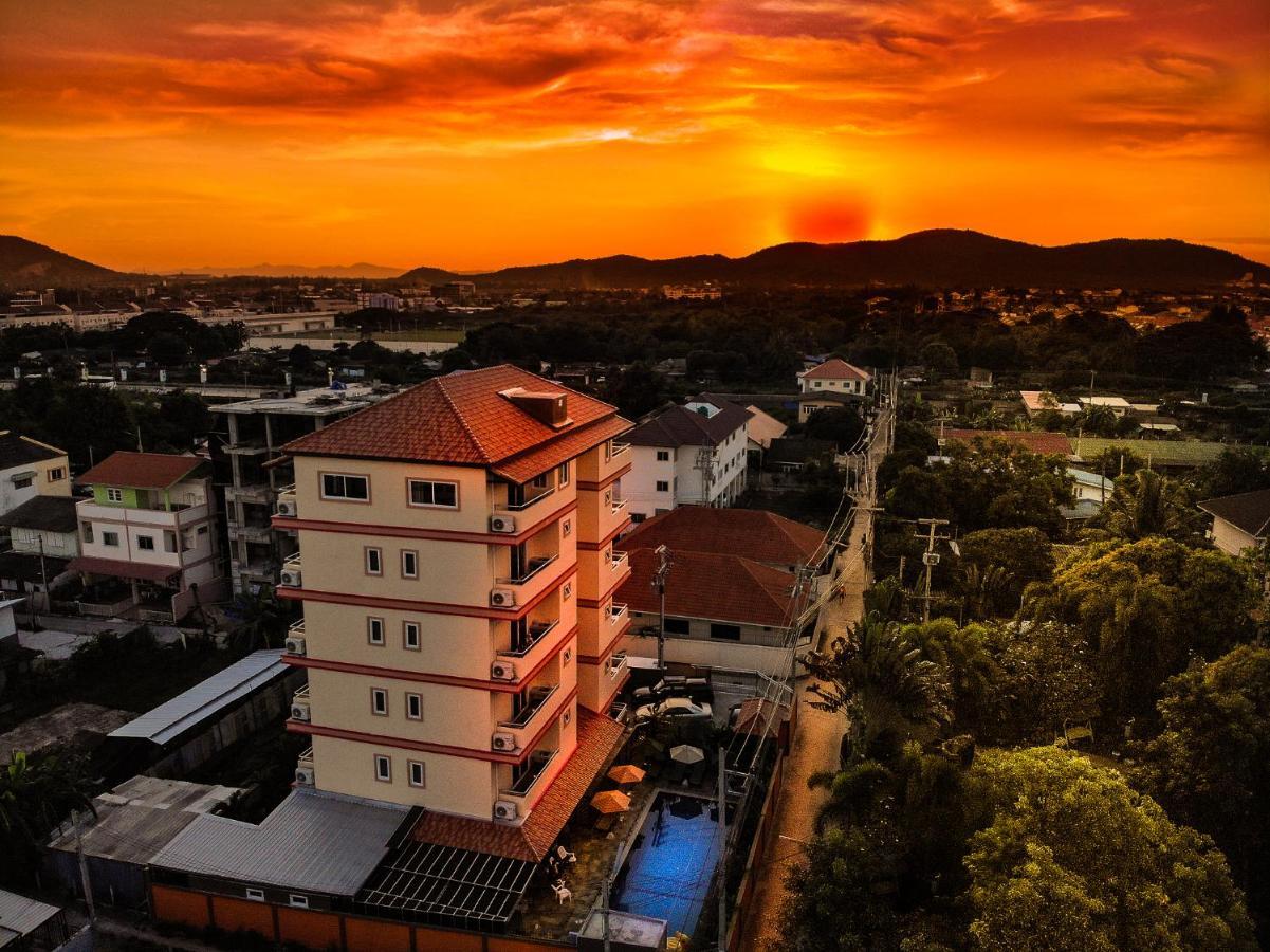 Sky Villa Hua Hin Guesthouse - Adults-Only Exterior photo