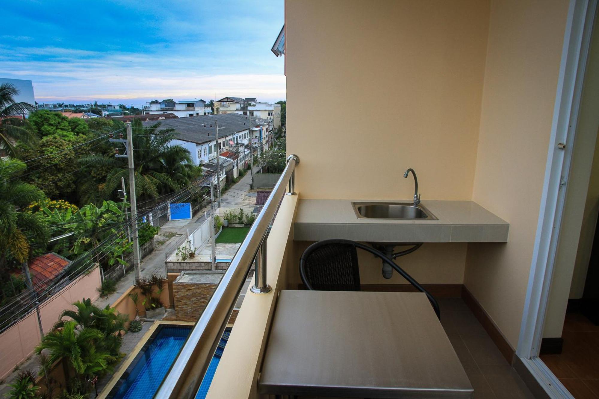 Sky Villa Hua Hin Guesthouse - Adults-Only Exterior photo
