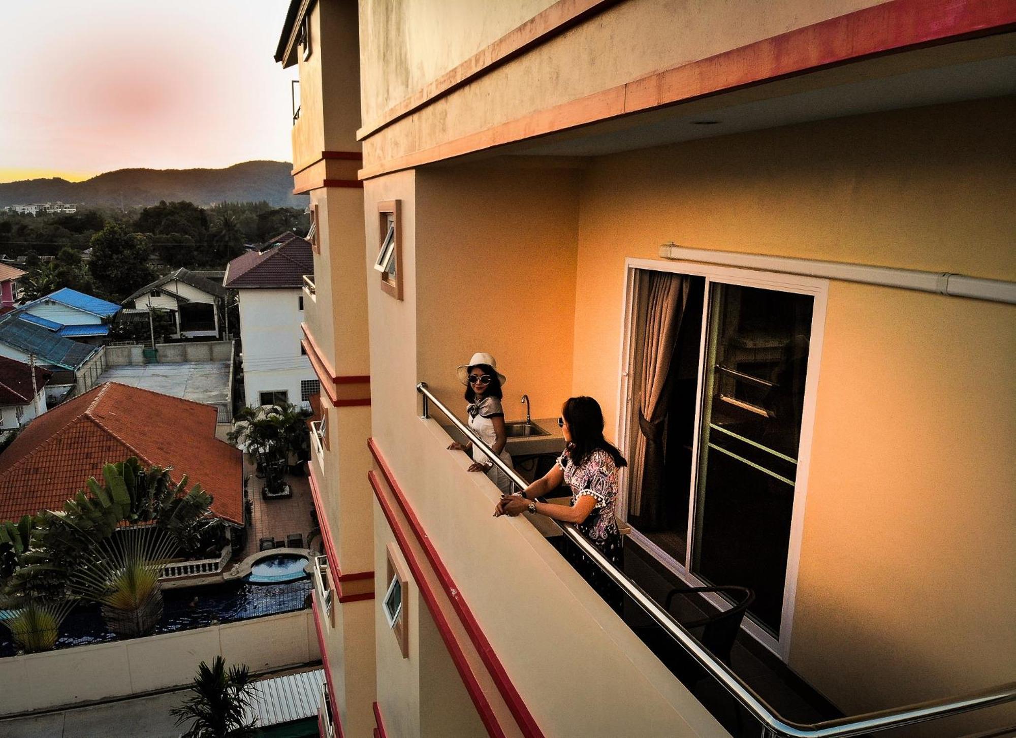 Sky Villa Hua Hin Guesthouse - Adults-Only Exterior photo