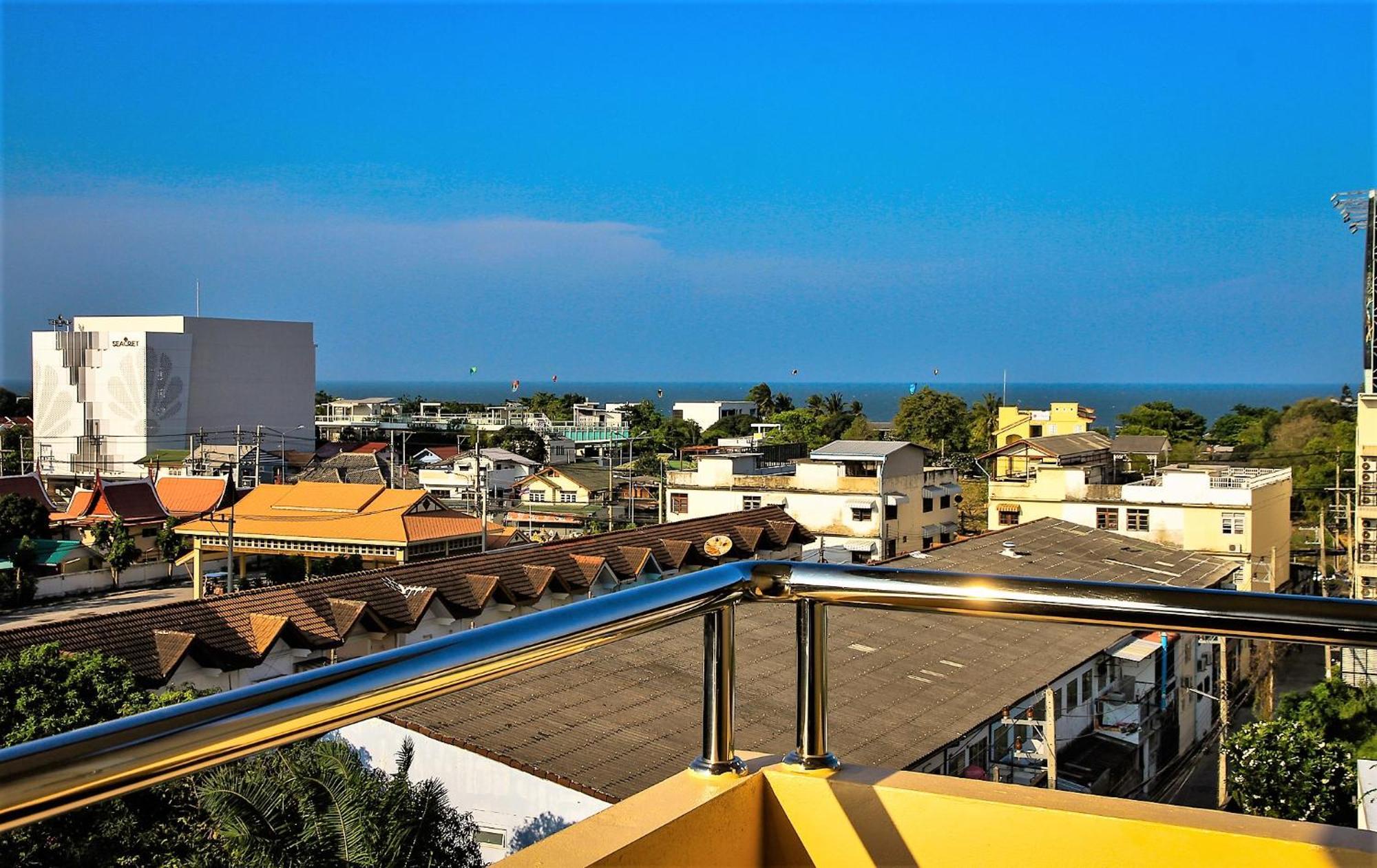 Sky Villa Hua Hin Guesthouse - Adults-Only Exterior photo